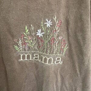 Embroidered “Mama” T-shirt Sz L
